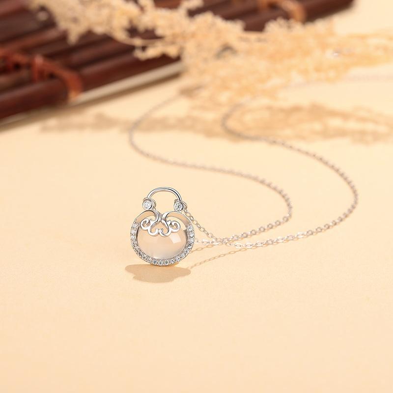 Small and Luxury Ruyi Money Bag Necklace for Women's Birthday Gift Collar Chain