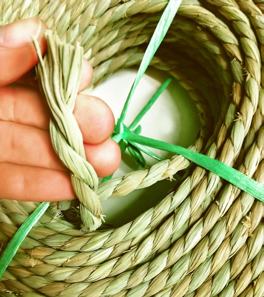 Set of 2: Mizukan Seirensho Domestic Natural Igusa Long Rope (Approx. 1kg, 80m Per Rope) Shimenawa for Buddhist and Shinto Ceremonies, Made In Japan