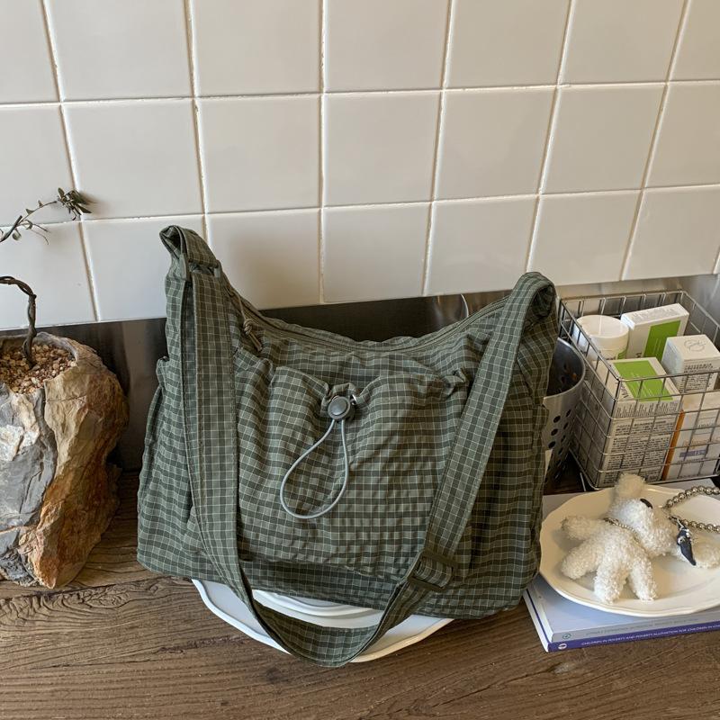 Fashion trend retro large-capacity bag women's casual tote bag 2025 autumn and winter new shoulder messenger bag