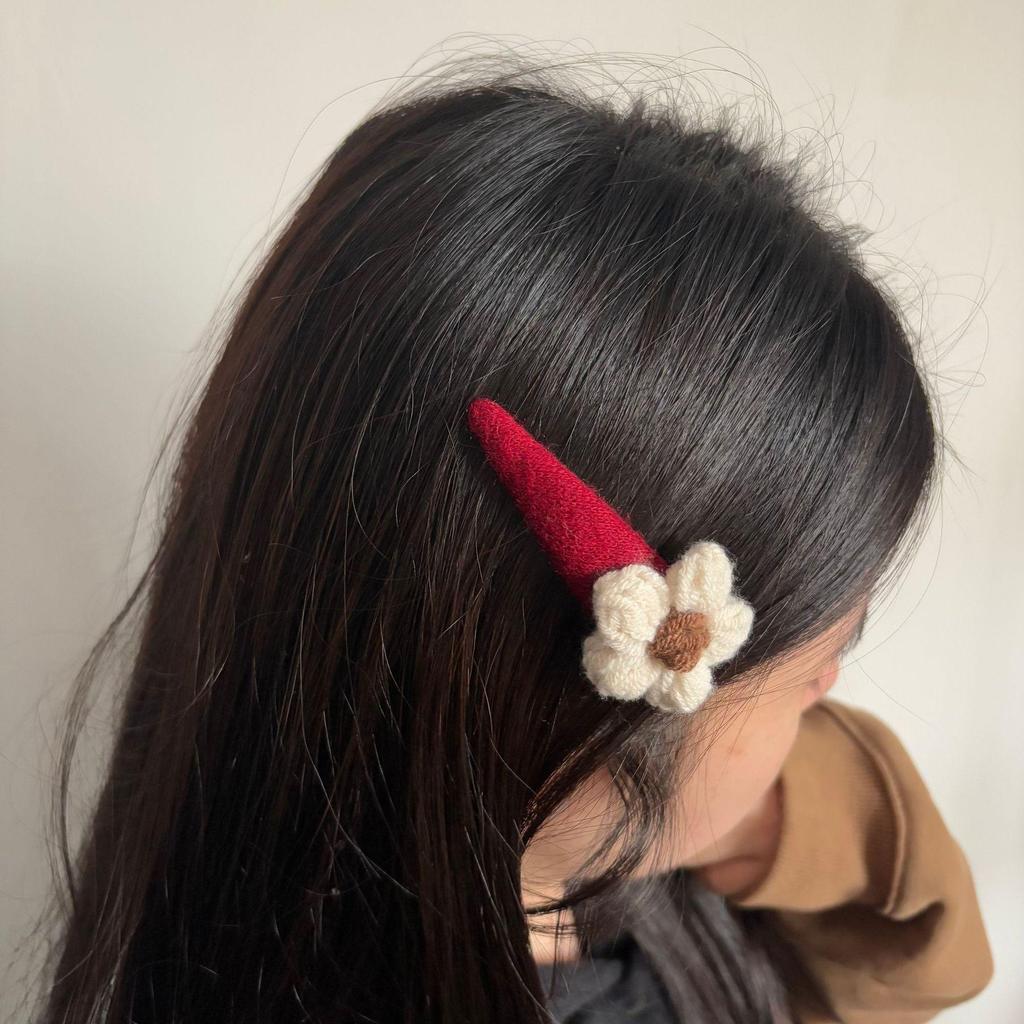 Autumn/Winter Forest-Style Knitted Flower Hair Clip for Bangs