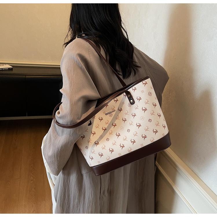 Autumn Women's Bags, New Tote Bags, Large-capacity Commuting Shoulder Bags, Casual Portable Underarm Bags.