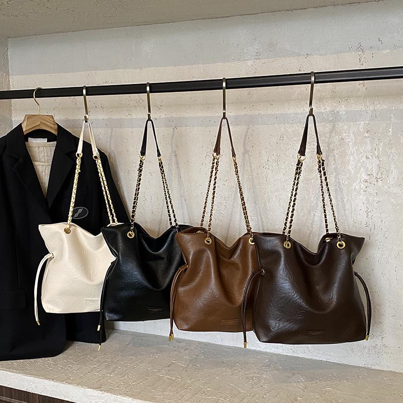 Drawstring Chain Fashionable Tote Bag, Large-capacity Commuting Lucky Bag, Elegant Single-shoulder Large Bag