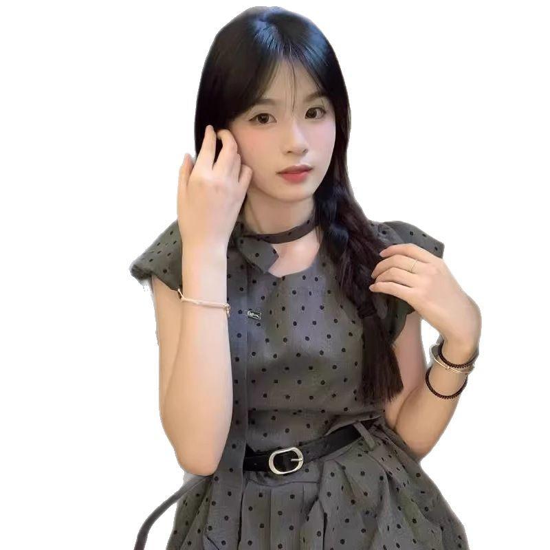 Grey Korean polka dot dress for women's summer light luxury high-end small strap design pleated skirt