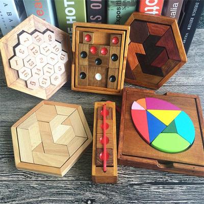 Holzpuzzlespielzeug: Intellektuelles Zahlenrätsel, Unregelmäßige Scheibe, Kongming-Schloss, Luban-Kugel und Farbabstimmungs-Schachspiel