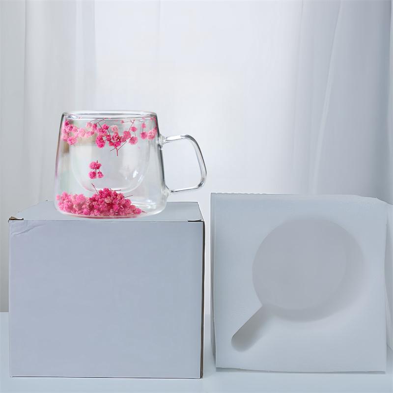 Bunte Trockenblumen-Glasbecher - Dekorative transparente Kaffee-/Teetasse mit eingebetteten floralen Elementen