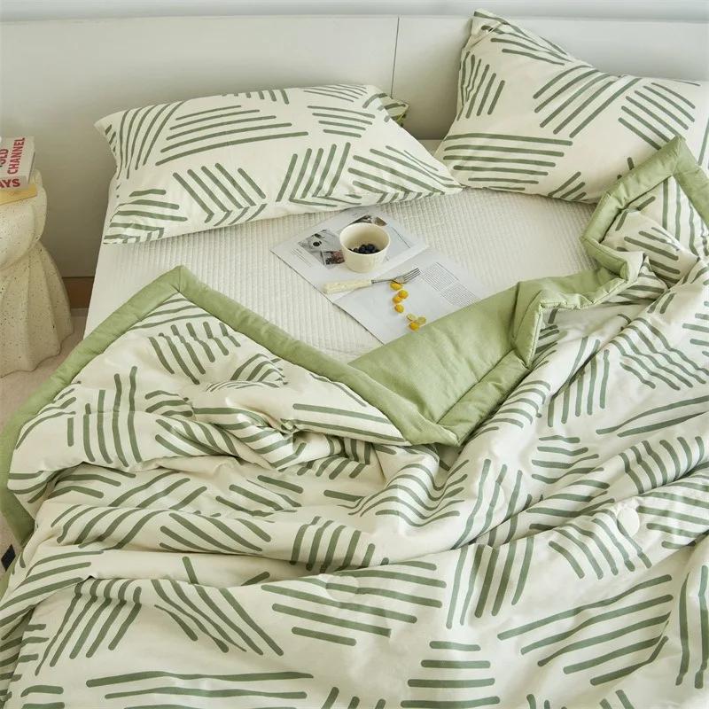 1PC Cotton Thin Quilt Lightweight Fluffy Summer Blanket Soft Breathable Summer Household Bedding Machine Washable Queen Quilt