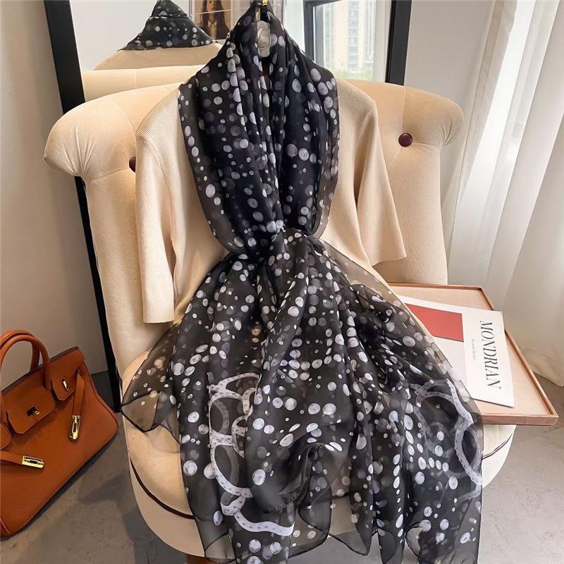New Silk Beach Stoles Women Hijab Scarf Sunscreen Shawl Wraps Ladies Scarves Foulard Beach Stoles Female Bandana Echarpe