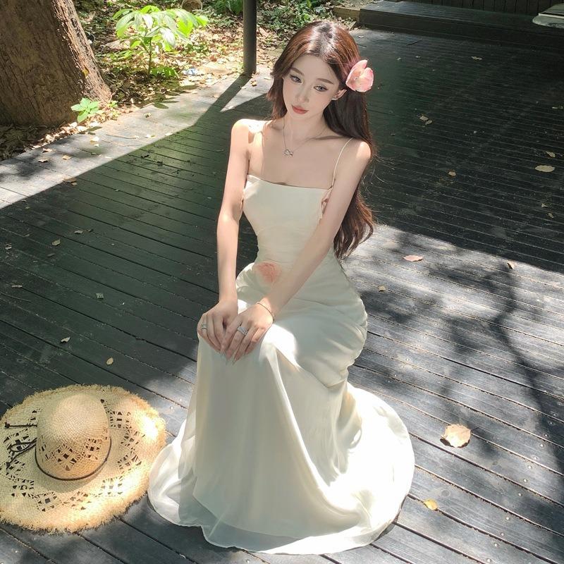 New Niche Waist Suspender Dress Women's Summer Design Sense Medium and Long Handmade Flower Vacation Skirt