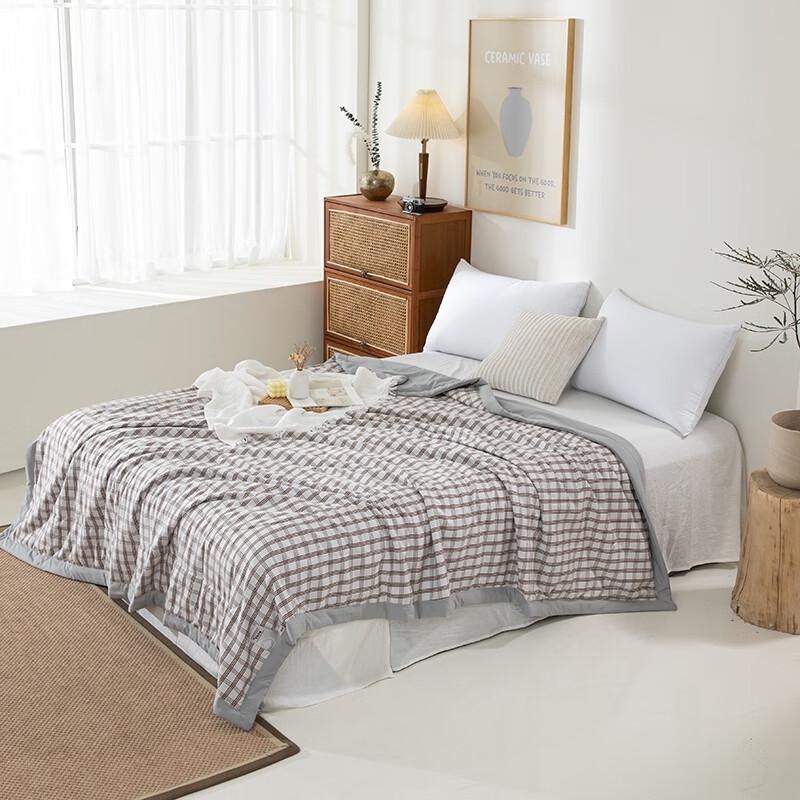 Muji Washed-Effect All-Season Quilt