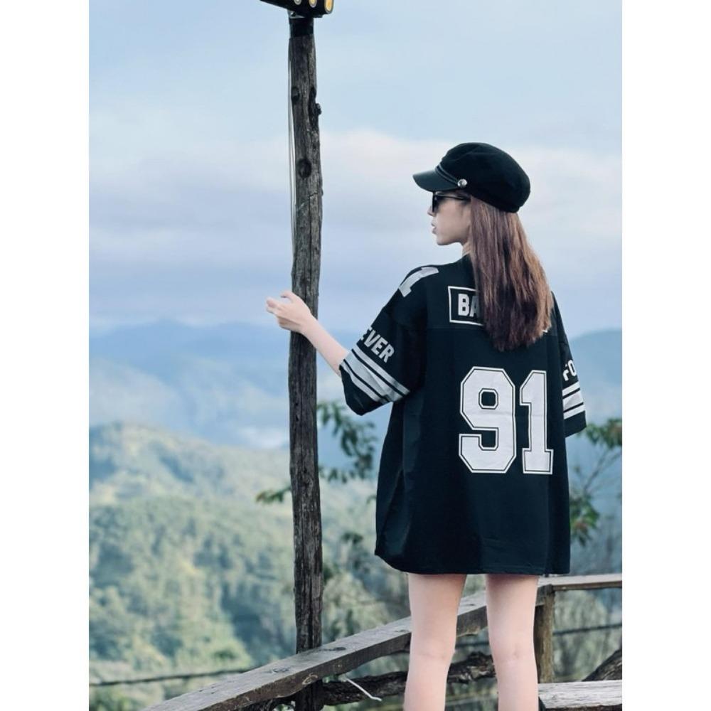 Basketball printed short-sleeve T-shirt with neck detail, trendy football-style top for summer