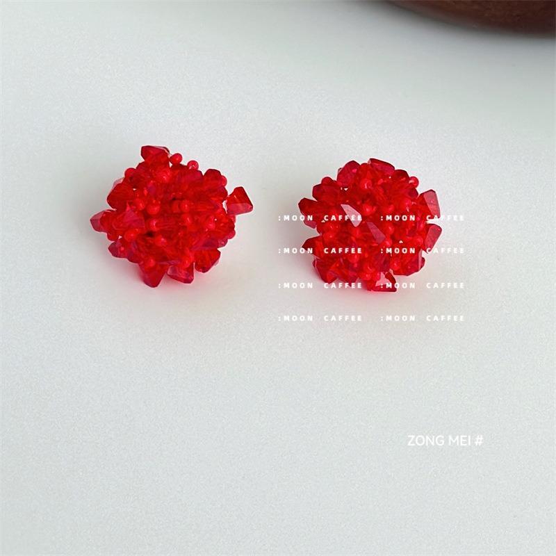 Blue beaded stud earrings heavy industry hand-woven hydrangea earrings white holiday wind ear clips mosquito coil disc s