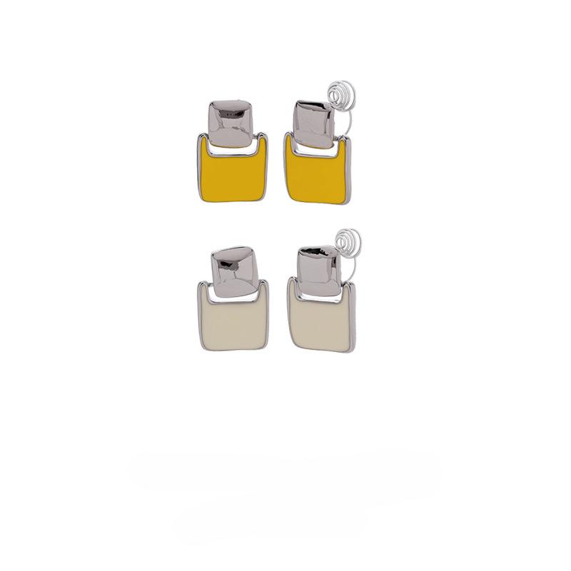 

Simple Oil-dripping Square Mosquito Coil Ear Clip Without Holes