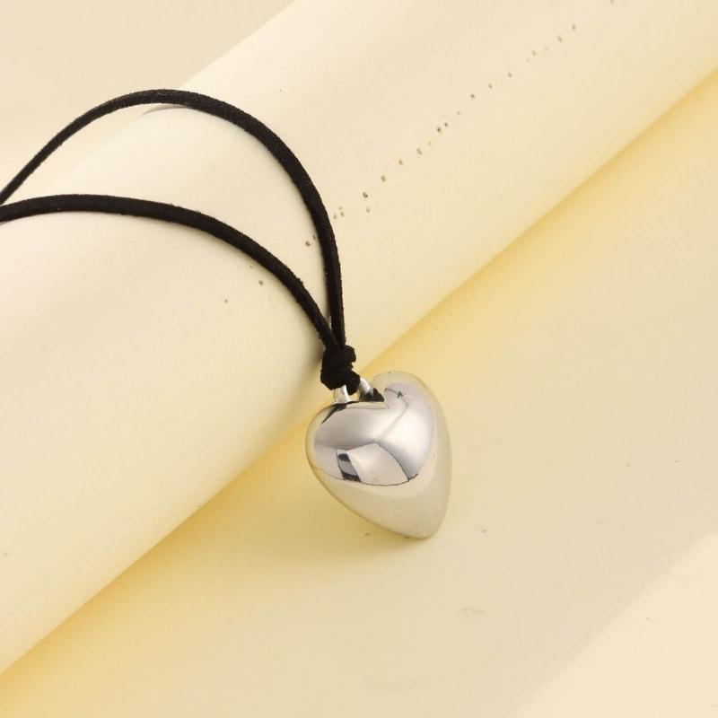 Chunky-Heart Choker Necklace Big Heart Pendant Tie-up Choker Necklace Adjustable Chain for Women Teen Girls Y2K Jewelry