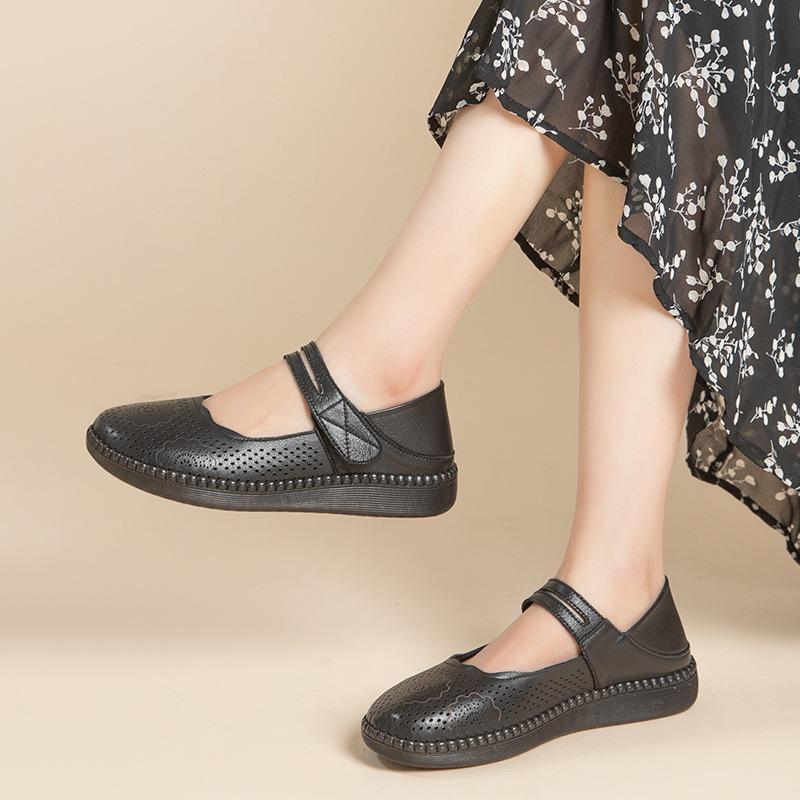 Leather soft-soled mother shoes bag head sandals women's beef tendon retro single shoes hollow middle and old summer flat heel hole shoes