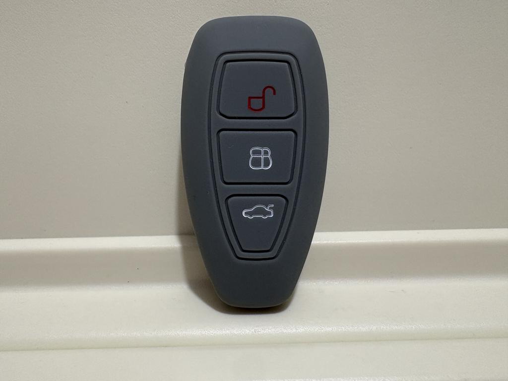 1Pc New 3 Button Silicone Car Key Case Cover For Ford Focus 3 MK3 Mondeo Fiesta Kuga Escape Ecosport 2013 2014 Smart Style Shell