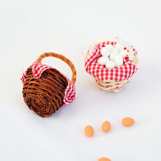 Miniaturní košík na vajíčka, červená kostkovaná látka, 12 vajec, pryskyřice, dětské dárky, hračky, domeček pro panenky, dekorace na scénu, mini vejce, kachna, tkaný košík, domeček pro panenky, příslušenství