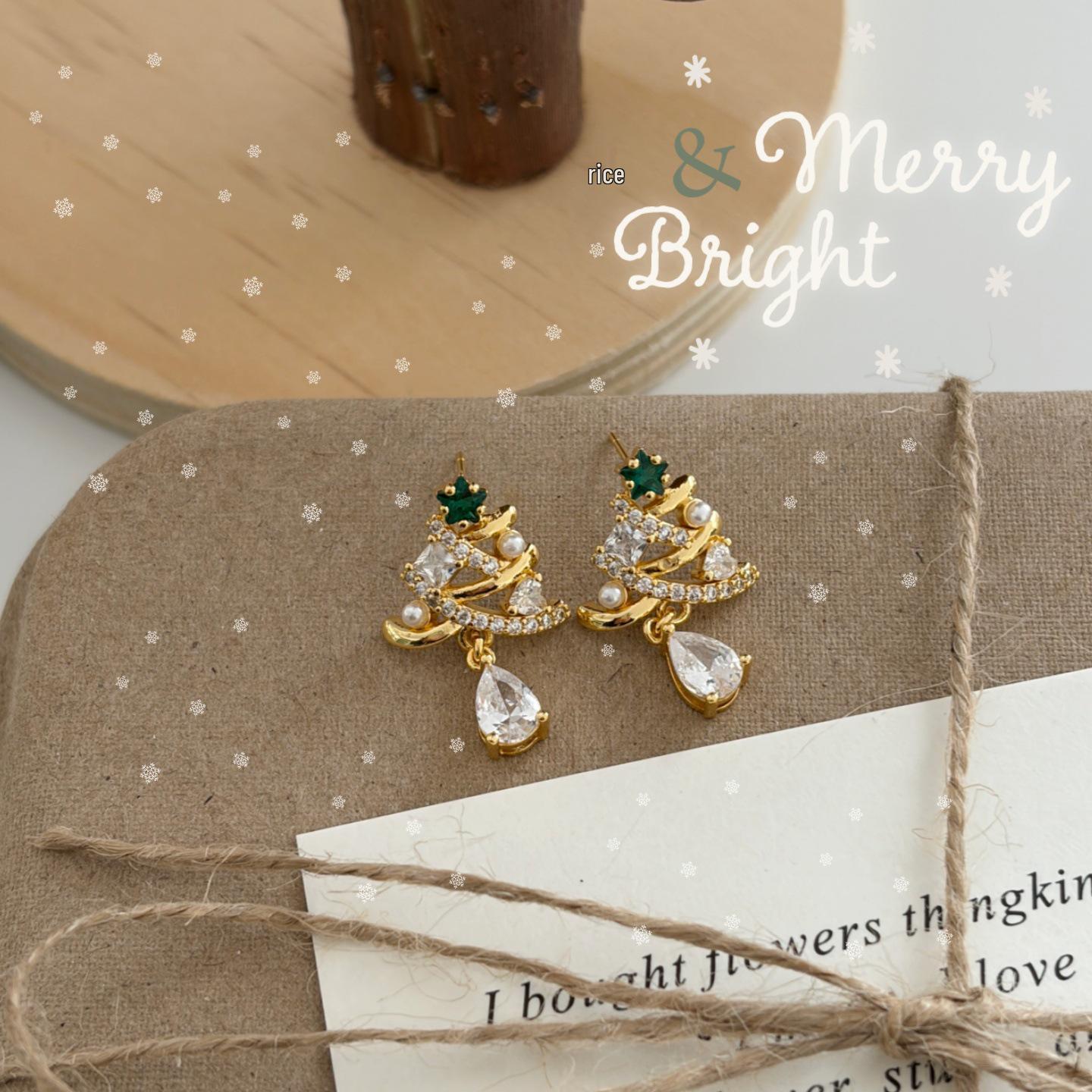 

Exquisite Christmas Tree Zircon Stud Earrings with 925 Silver Needles and Water Drop Pendant зелений