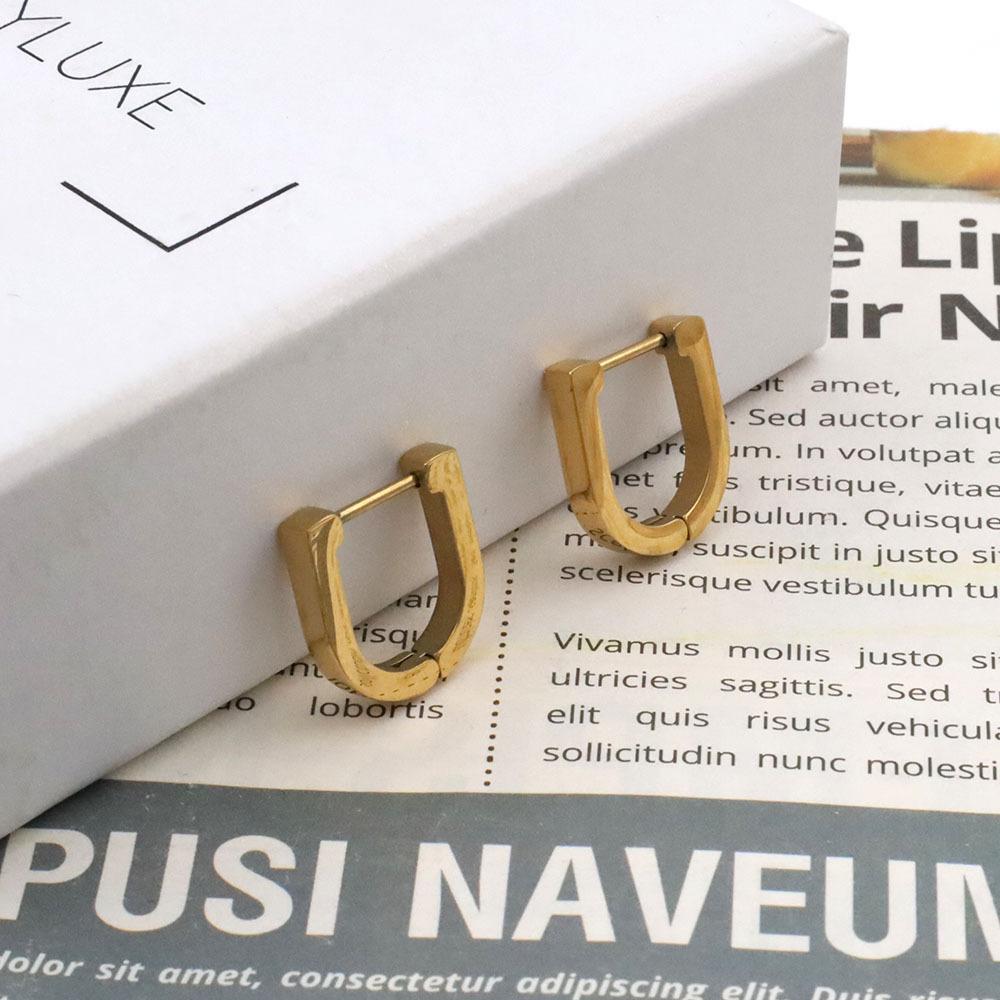 For Fashionable And Simple Smooth U-Shaped Earrings, High-End Light Luxury 18K Gold Titanium Steel Horseshoe Ear Buckles
