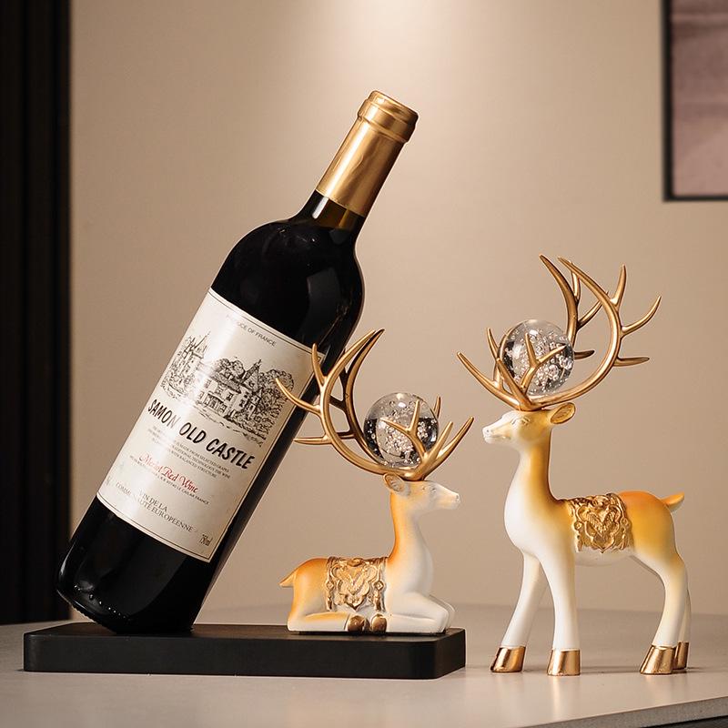 Modernes Hirsch Weinregal Ornament: Kreativer Flaschenhalter im leichten Luxus für Wohnzimmerdekoration