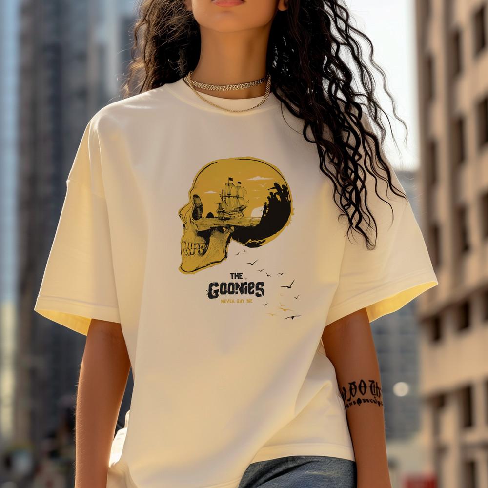 The Goonies Tshirt  #034;Never Say Die#034; Skull Unisex T-Shirt S