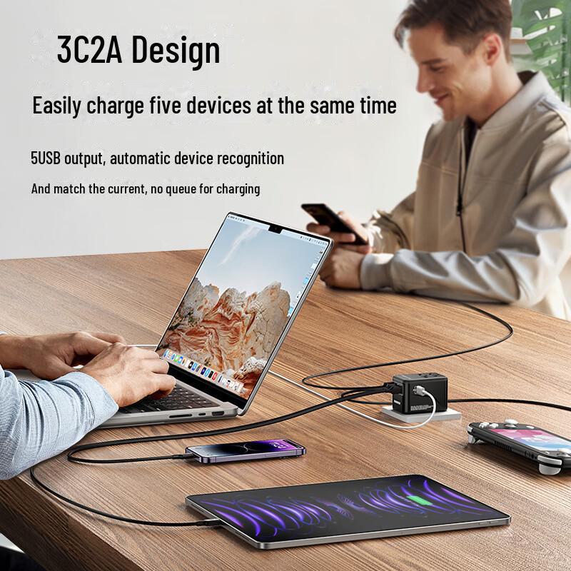 MOMAX Universal Travel Adapter and Charger