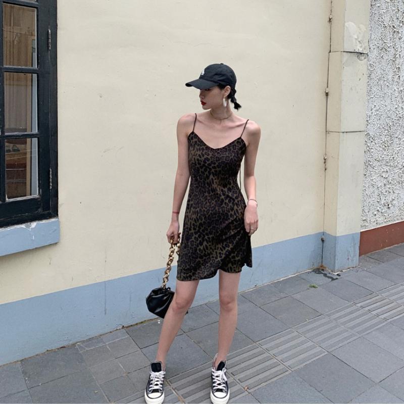 Women's Leopard Print Thin-strap Mini Dress Thin Strap V Neck Bodycon Dress Fitted Short One Piece Dress Suitable for Streetwear and Nighttime Outings