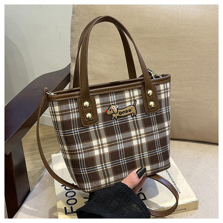 

Корейська сумка-ніша 2024 нова жіноча сумка модна осінь і зима мила сумочка універсальна повсякденна сумка-мессенджер