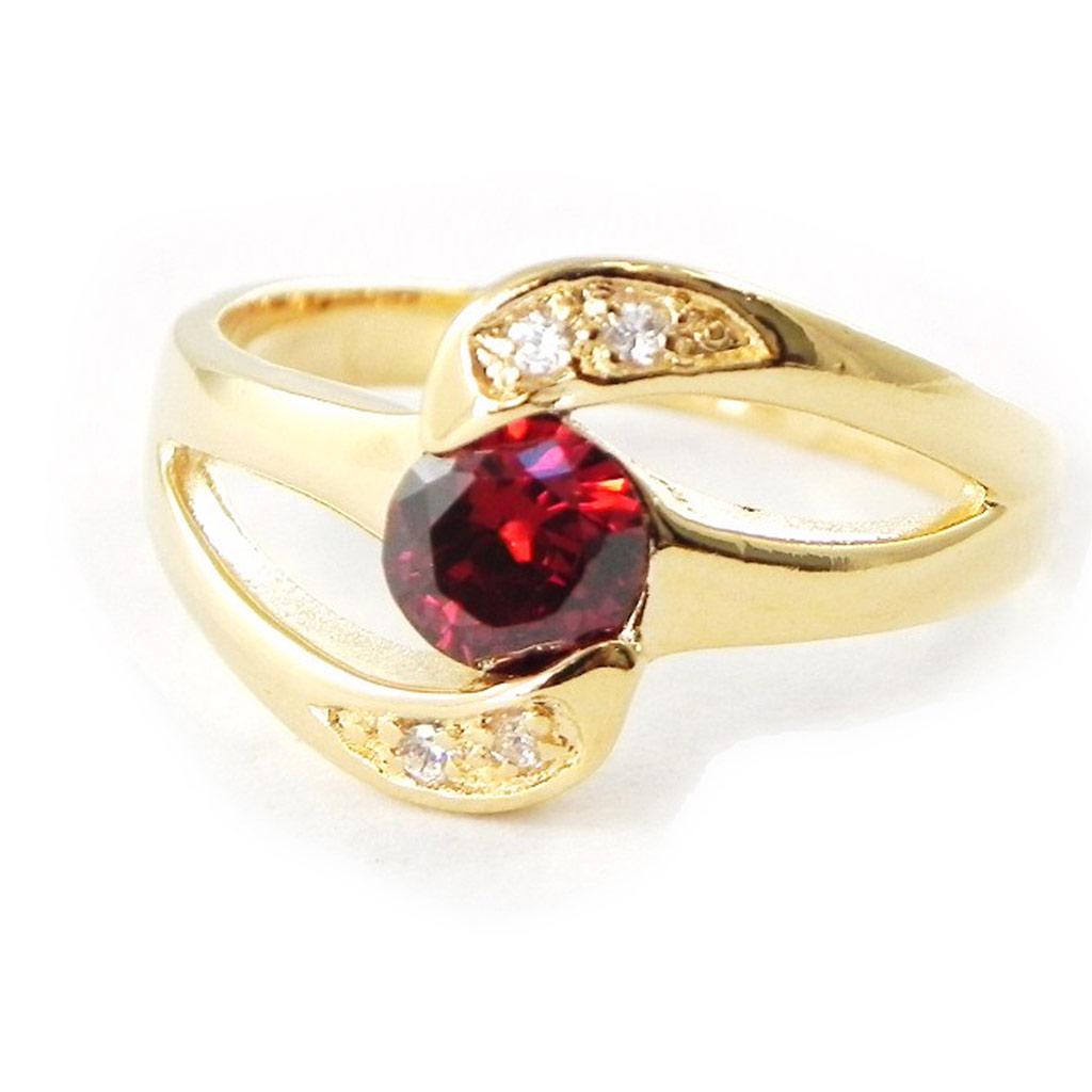 Vergoldeter 'Fusion'-Ring mit weißem Granat