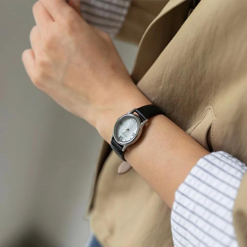Ten Round Leather Band Watch_53AC894
