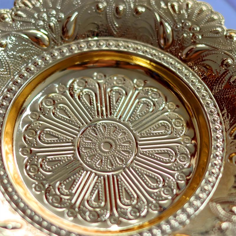 4palcové embosované květinové designové luxusní podložky pod šálky na čaj dárek žáruvzdorné podložky párty stolní nádobí sváteční dekorace zlatá/stříbrná