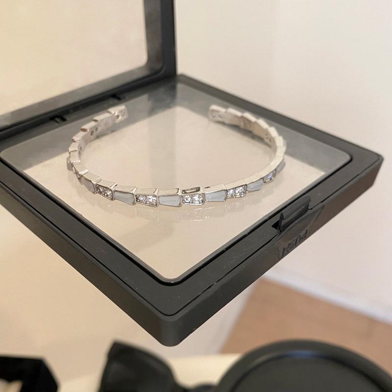 Super Flash Full Diamond Zircon Fritillary Snake Bracelet Women's Light Luxury High-end Bracelet Niche Exquisite and Beautiful Jewelry