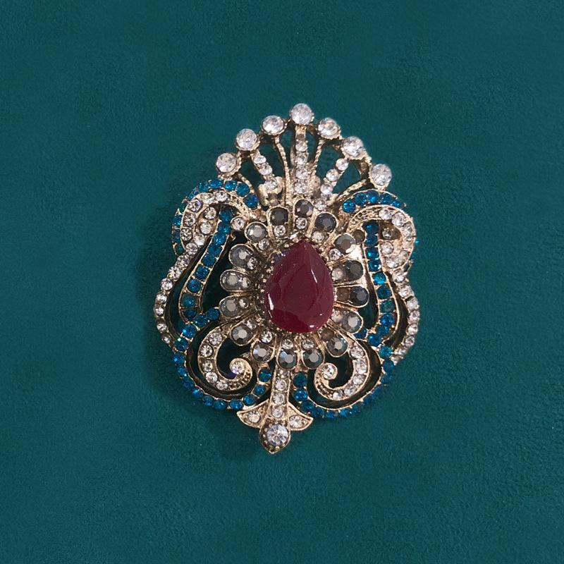 Vintage Palace Design Crystal Brooch Medieval Fashion Baroque Atmospheric Rhinestone Pendant Clothing