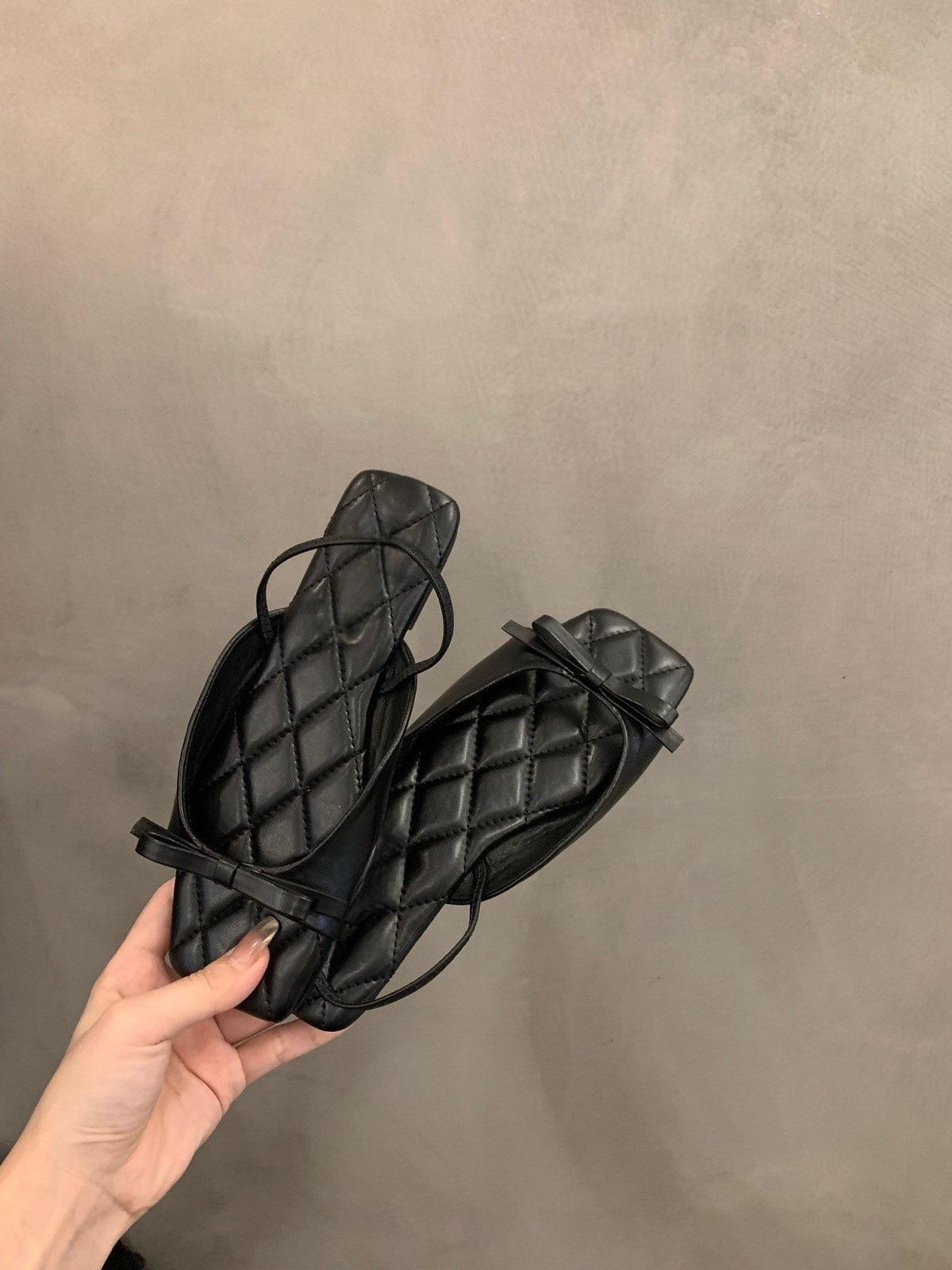 

Niche French black open-toed sandals women s shoes 2025 new summer bow soft-soled beach Roman shoes 35 чёрный