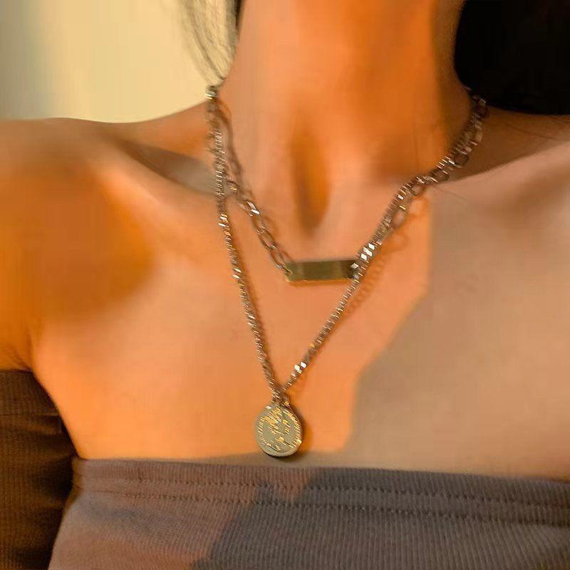 Ins cold wind double portrait pendant necklace female ins hip hop design sense collarbone chain year
