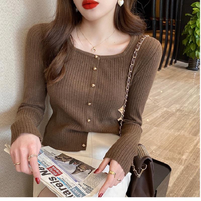 Französisches Oberteil mit quadratischem Ausschnitt, hochwertige goldene Schnalle, modisch und schlicht, einfarbiger gestrickter Pullover für Frühling und Herbst, Damen, langärmlig
