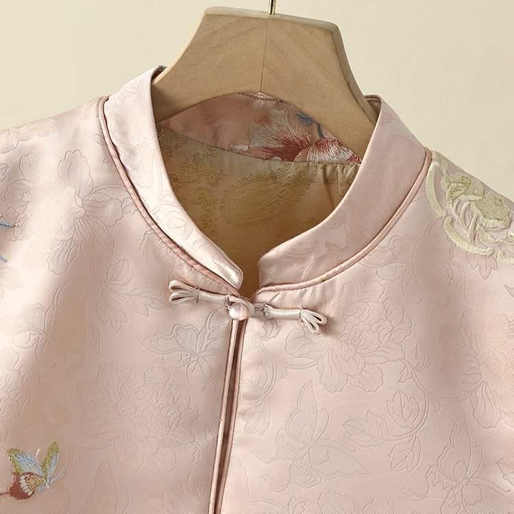 Women's Retro Jacquard Vest: Stand Collar, Frog Button, Horse Pattern, Chinese Style, Elegant Cape, Single-Breasted Cardigan.