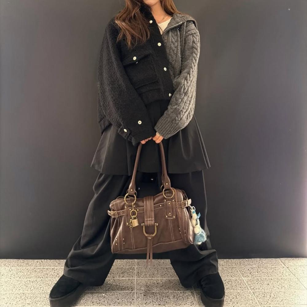 Women's New Y2K Millennium Style Large Capacity Tote Bag with Retro Design Lock Head Rivet Women's Handheld Underarm Bag