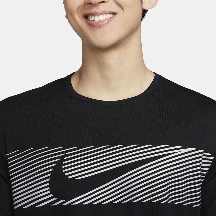 Nike Men's Black Short-Sleeve T-Shirt with Striped Logo Print