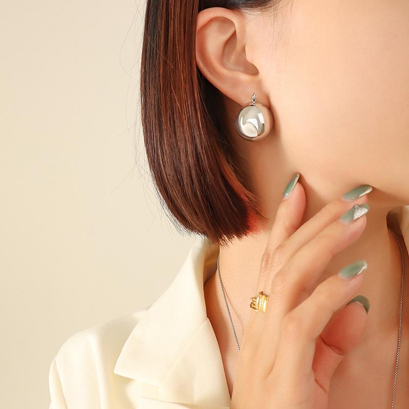 18K Gold-Plated Titanium U-Shaped Geometric Ear Cuff for Women
