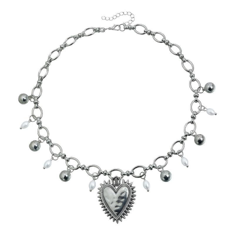 Vintage Punk Distressed Thorn Heart Pendant Necklace with Imitation Pearls and Alloy Metal Accent Stylish Accessory 1