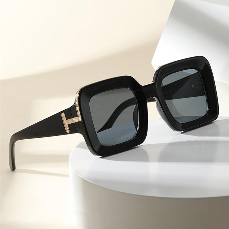 

Brand Design Luxury Square Thick Sunglasses For Men Women Fashion Retro Classic Trend Car Driving Summer Black Sun Glasses 2024