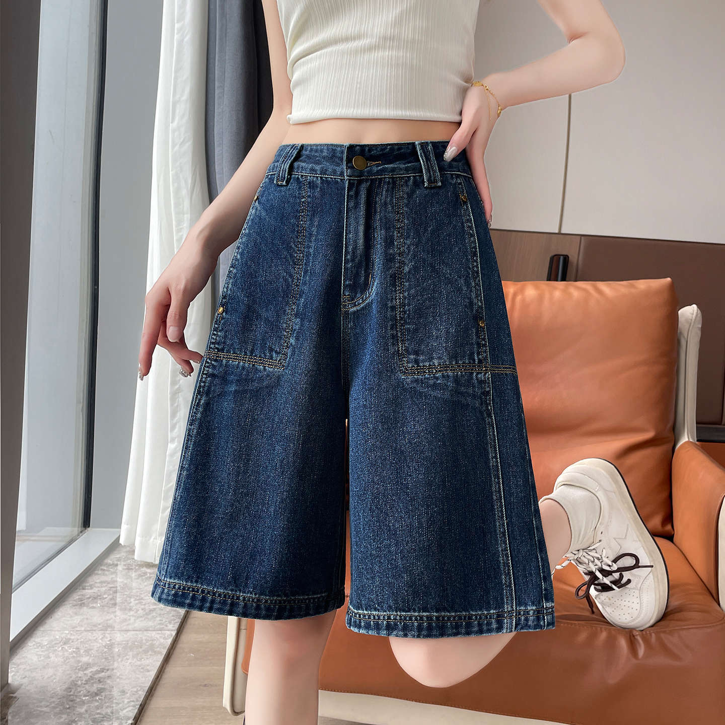 

Джинсовые шорты-бермуды с высокой посадкой для женщин на лето Тонкие прямые и свободные Новый стиль Стройнящие широкие штанины Средняя длина XS