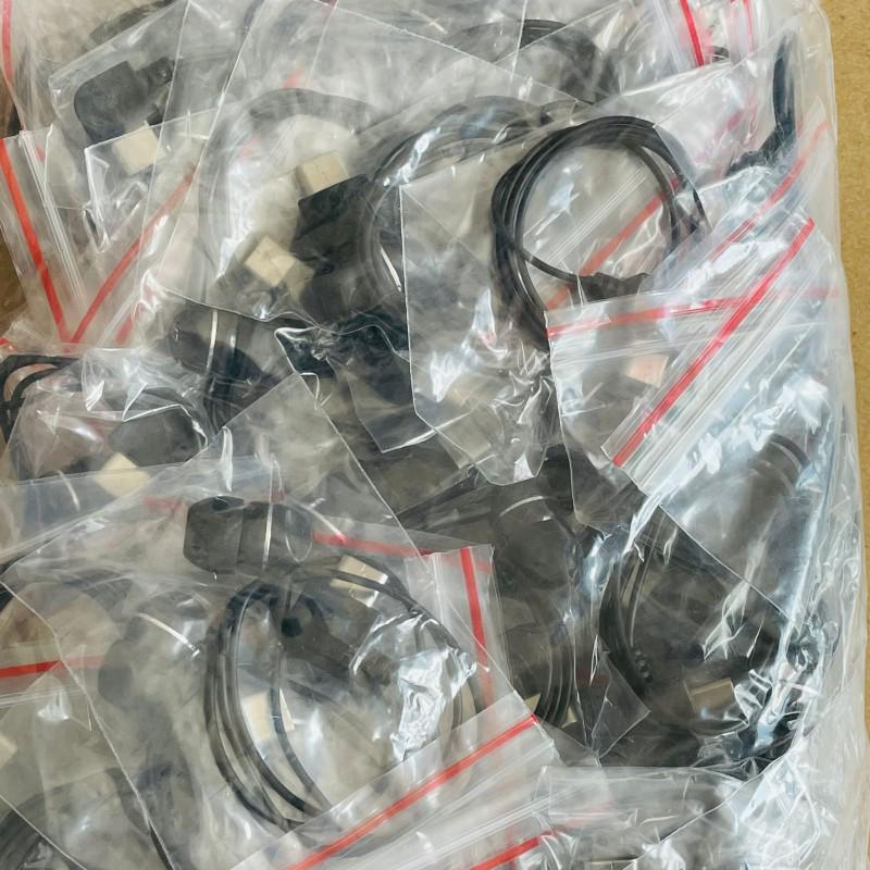 Universal In-Ear Bluetooth TYPE-C Ultra-Thin Single-Sided Earphone with Micro Android Interface