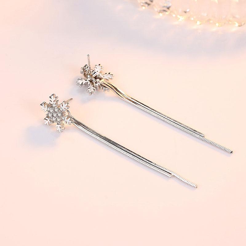 Ladies Elegant Snowflake Tassel Eardrop Earrings