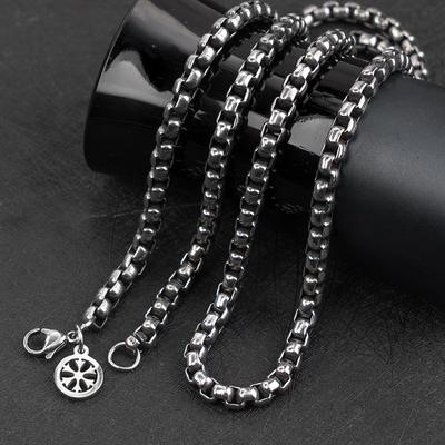 Interlocking Korean Version of Hip-hop Collarbone Chain Trendy Men's Sweater Chain Women's Titanium Steel Necklace Neck Chain Personalized Accessories