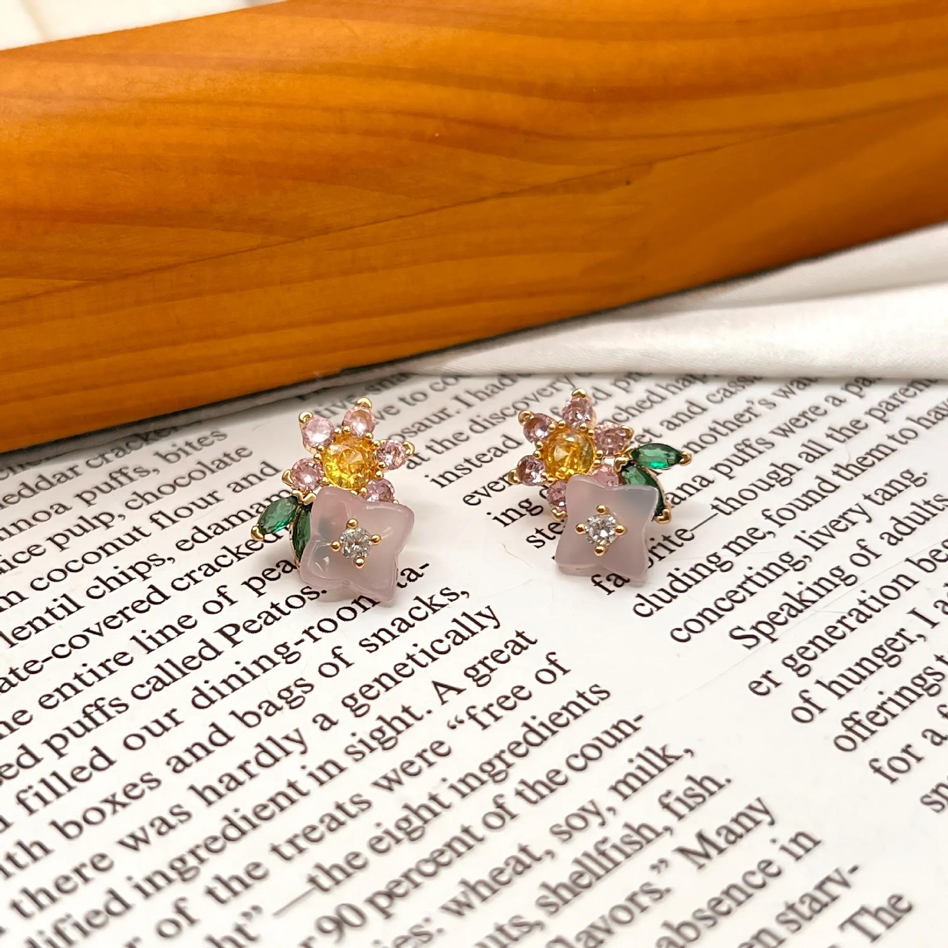 

Enie Benny Monet Garden Oil Painting Wind Contrast Color Flower Earrings Women S Small Delicate Freshwater Earrings