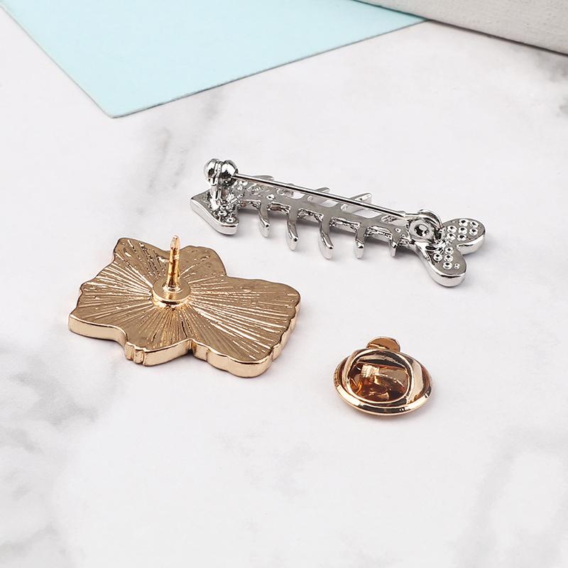 Sweet Cats Fish Bone Brooch Cute Kitten Enamel Pins Bag Lapel Pin Cartoon Animal Custom Badge Jewelry Gifts for Kids Girl Friend