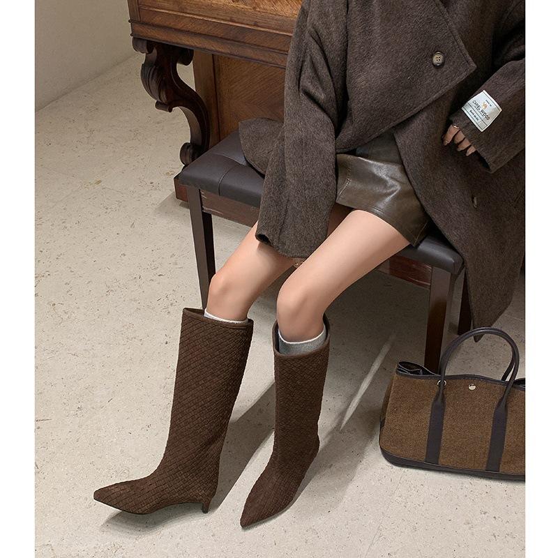 

Корейская версия модных плетеных высоких сапог 2025 осень и зима новая тонкий каблук острый носок короткие сапоги рукав свободные модные сапоги 40