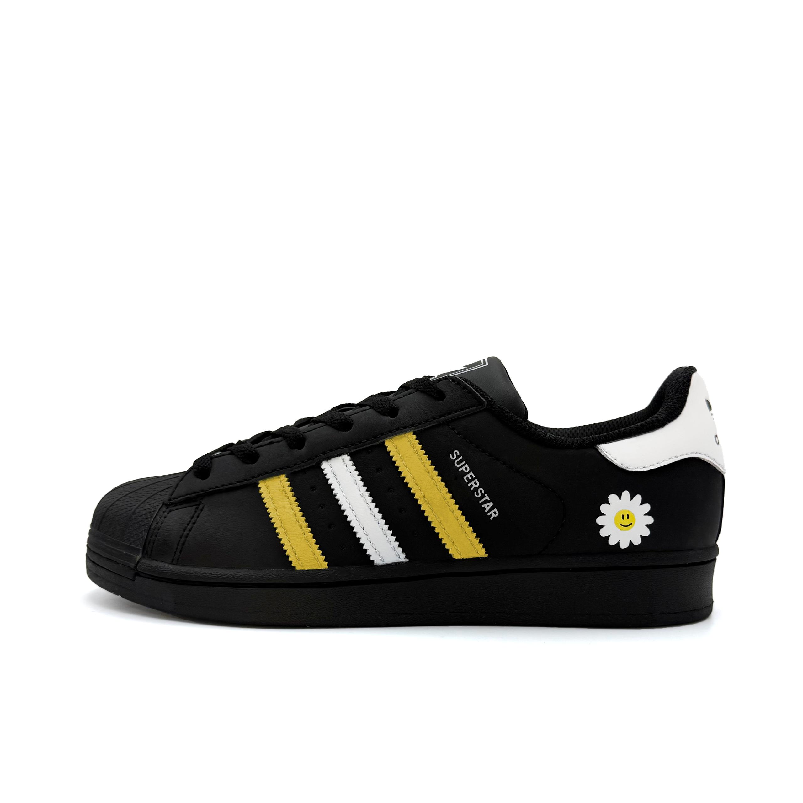 

Adidas Originals Superstar 2 Peninsula Daisy Leather Abrasion Resistant Low top Skateboard Shoes Unisex Black Yellow JI0079(Team471-) 35⅔