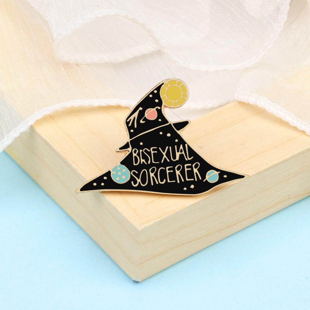 

Gothic Black Witch Hat Book Brooches Punk Magical Potion Door Fire Sun Moon Lapel Pins Cool Backpack Jewelry Enamel Badges Gifts